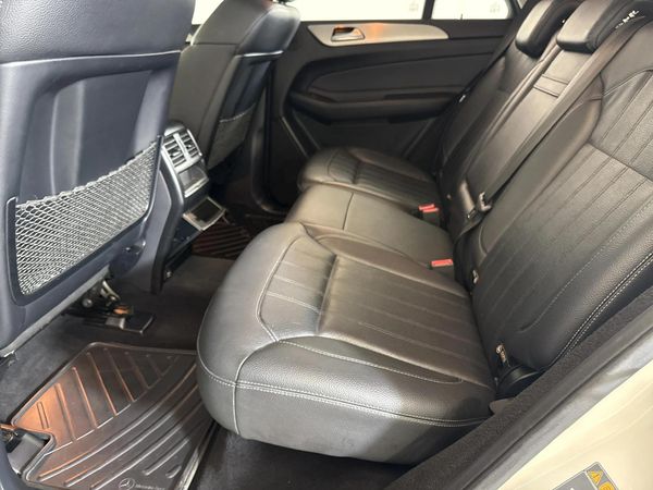 2017-Mercedes-Benz-GLE-250d-4Matic image:3