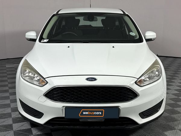 2016-Ford-Focus-10-EcoBoost-Ambiente-5-dr image:14