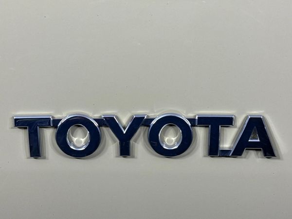 2022-Toyota-Hilux-28-GD-6-Raised-Body-Legend-RS-4x4-Auto-Double-Cab image:11
