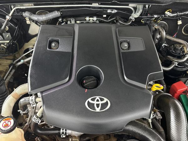 2022-Toyota-Hilux-28-GD-6-Raised-Body-Legend-RS-4x4-Auto-Double-Cab image:14