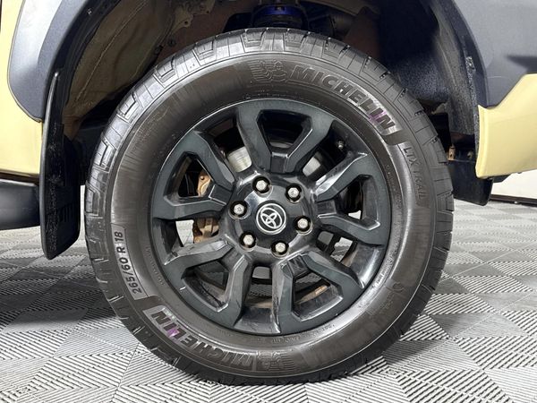 2022-Toyota-Hilux-28-GD-6-Raised-Body-Legend-RS-4x4-Auto-Double-Cab image:5