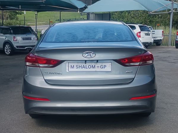 2019-Hyundai-Elantra-16-Executive image:5