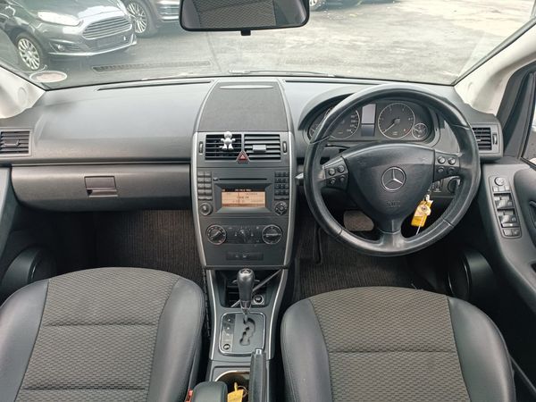 2011-Mercedes-Benz-A-Class-A-180-CDI-Elegance-Auto image:7