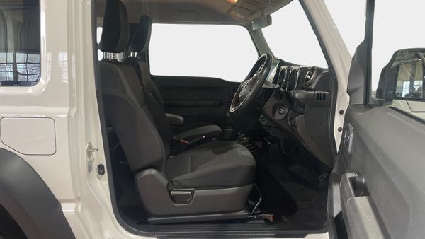 2022-Suzuki-Jimny-15-GLX image:9