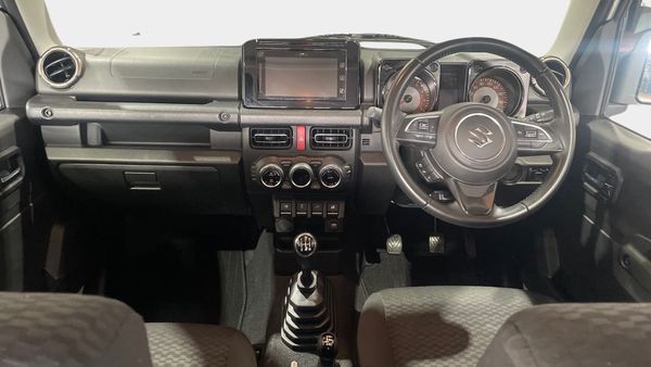 2022-Suzuki-Jimny-15-GLX image:10