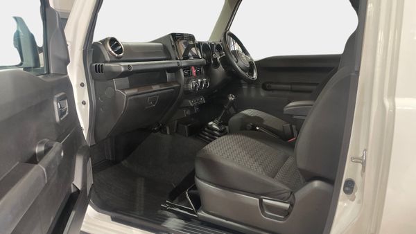 2022-Suzuki-Jimny-15-GLX image:11