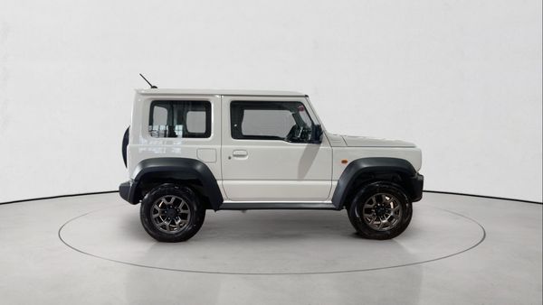 2022-Suzuki-Jimny-15-GLX image:4