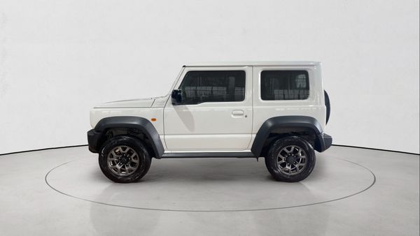 2022-Suzuki-Jimny-15-GLX image:5