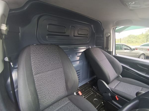 2023-Mercedes-Benz-Vito-111-16-CDI-Panel-Van image:11