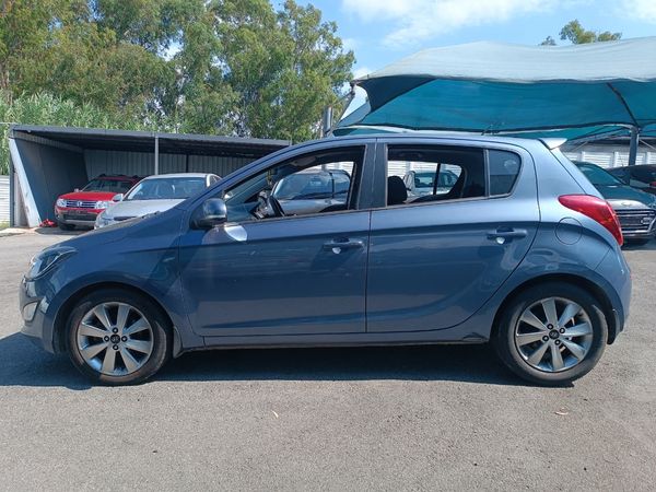 2014-Hyundai-i20-14-Glide image:2