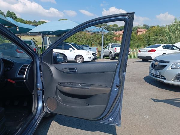 2014-Hyundai-i20-14-Glide image:7