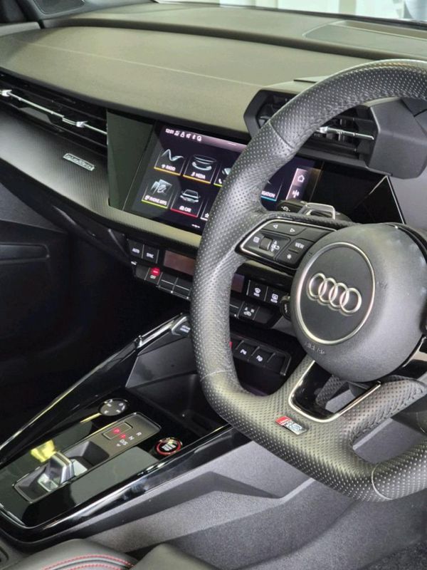 2024-Audi-RS3-Sportback-Quattro-Auto image:11