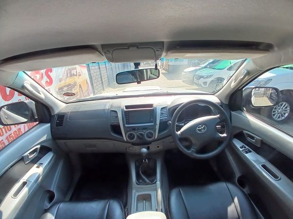 2012-Toyota-Hilux-30-D-4D-Raider-Xtra-Cab image:3