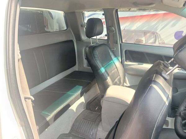 2012-Toyota-Hilux-30-D-4D-Raider-Xtra-Cab image:5