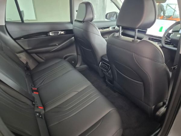 2026-Geely-E5-EM-i-Apex-Phev image:10