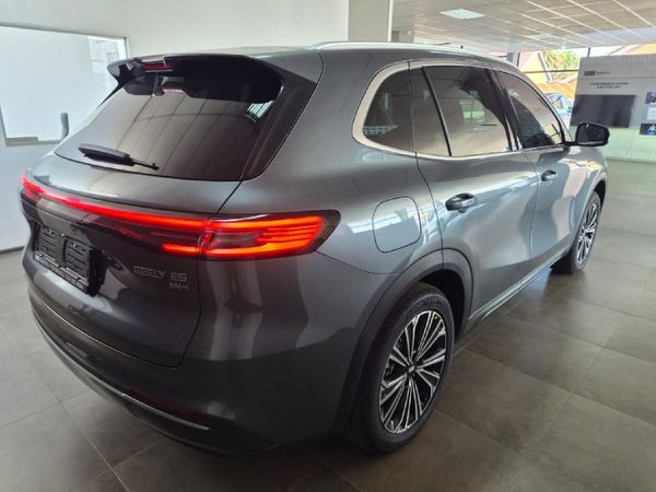 2026-Geely-E5-EM-i-Apex-Phev image:5