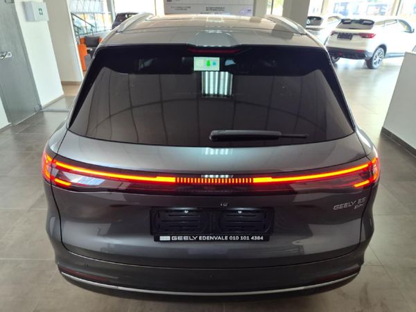 2026-Geely-E5-EM-i-Apex-Phev image:6