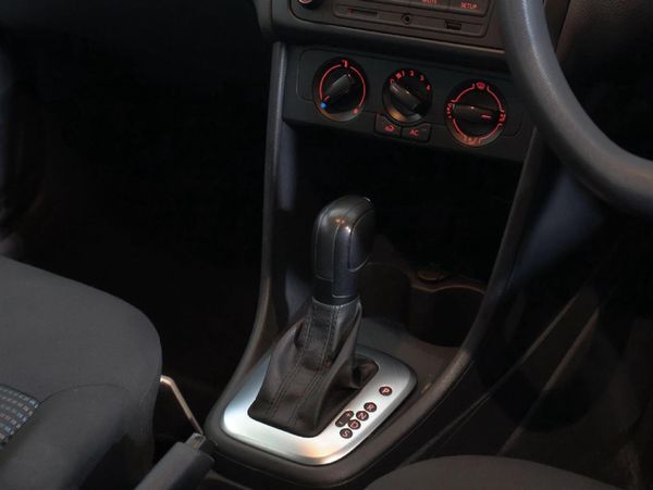 2023-Volkswagen-Polo-Vivo-16-Comfortline-Auto-5-dr image:12