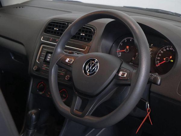 2023-Volkswagen-Polo-Vivo-16-Comfortline-Auto-5-dr image:16