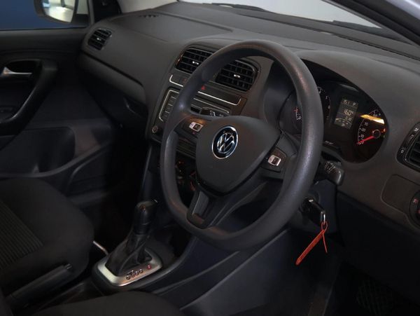 2023-Volkswagen-Polo-Vivo-16-Comfortline-Auto-5-dr image:17