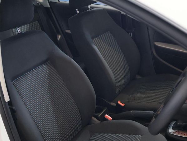 2023-Volkswagen-Polo-Vivo-16-Comfortline-Auto-5-dr image:19