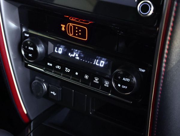 2025-Toyota-Fortuner-28-GD-6-RB-Auto image:15