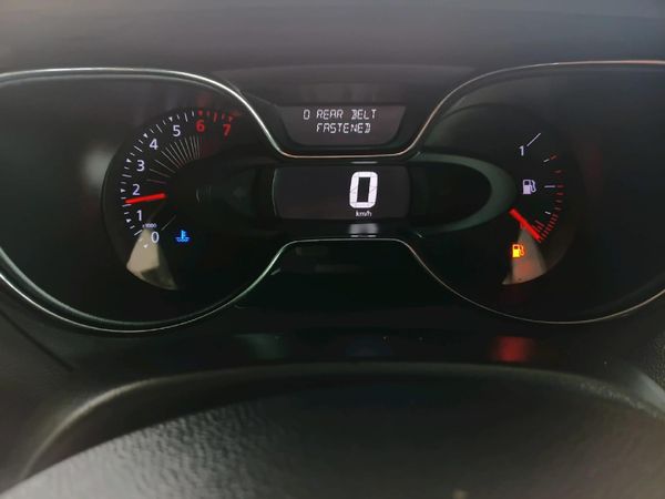2017-Renault-Captur-900T-Expression-66kW image:9