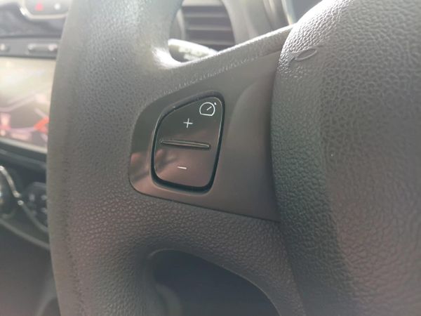 2017-Renault-Captur-900T-Expression-66kW image:13