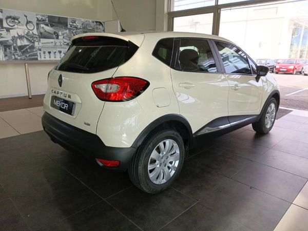 2017-Renault-Captur-900T-Expression-66kW image:6