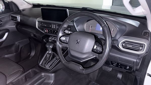 2023-Peugeot-Landtrek-19D-4Action-4x4-Double-Cab-Auto image:11