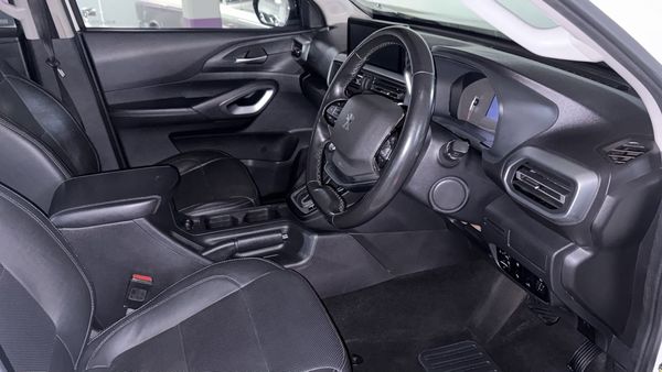 2023-Peugeot-Landtrek-19D-4Action-4x4-Double-Cab-Auto image:15