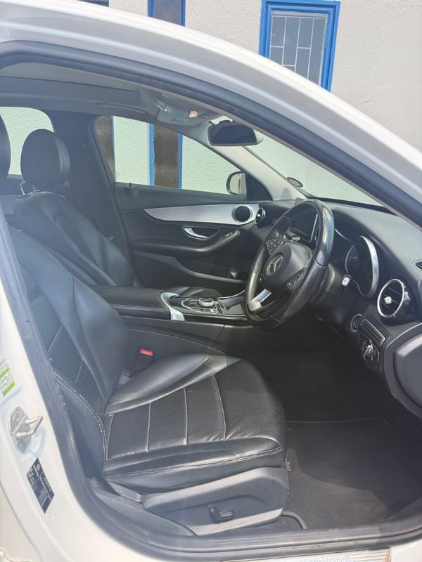 2016-Mercedes-Benz-C-Class-C180-Avantgarde-Auto-FSH-WITH-AGENTS image:10