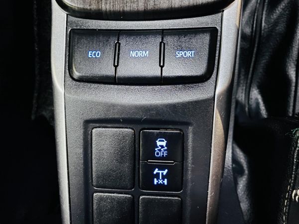 2021-Toyota-Fortuner-28-GD-6-Raised-Body-Auto image:24