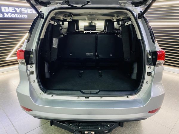 2021-Toyota-Fortuner-28-GD-6-Raised-Body-Auto image:8