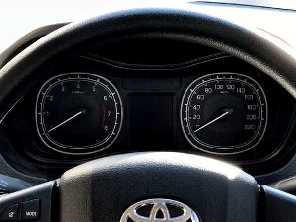 2022-Toyota-Urban-Cruiser-15-Xi image:9
