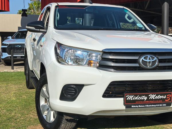 2017-Toyota-Hilux-24-GD-6-Raised-Body-SRX-Extended-Cab image:3