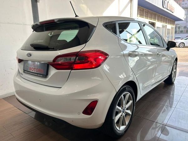2018-Ford-Fiesta-10-EcoBoost-Trend-5-dr image:3