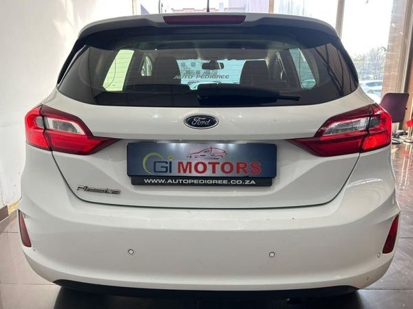 2018-Ford-Fiesta-10-EcoBoost-Trend-5-dr image:5