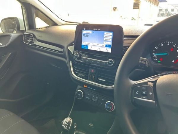 2018-Ford-Fiesta-10-EcoBoost-Trend-5-dr image:6