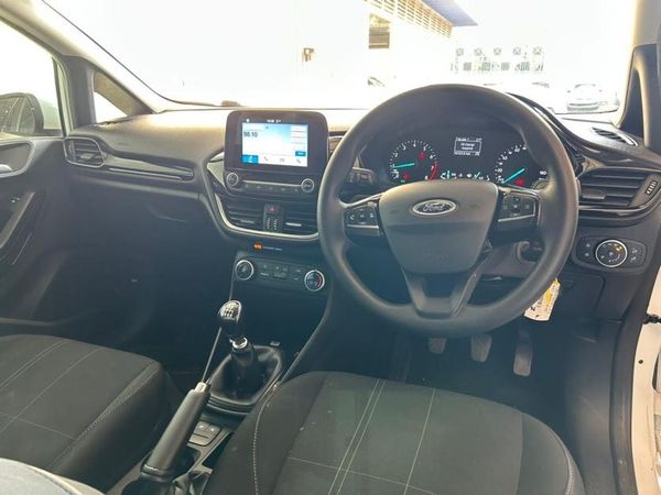 2018-Ford-Fiesta-10-EcoBoost-Trend-5-dr image:8