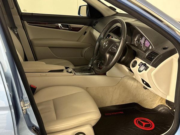 2010-Mercedes-Benz-C-Class-C-180K-BE-Elegance-Auto image:9
