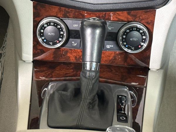 2010-Mercedes-Benz-C-Class-C-180K-BE-Elegance-Auto image:10