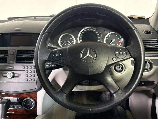 2010-Mercedes-Benz-C-Class-C-180K-BE-Elegance-Auto image:12