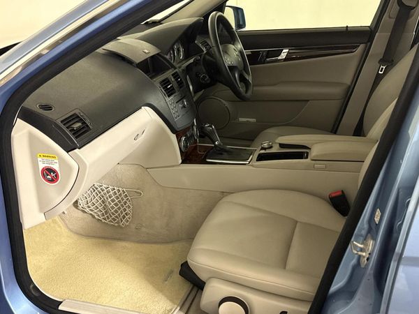 2010-Mercedes-Benz-C-Class-C-180K-BE-Elegance-Auto image:8