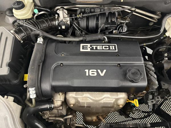 2011-Chevrolet-Aveo-16-L-Hatch image:9