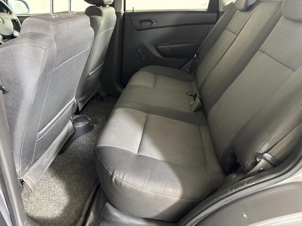 2011-Chevrolet-Aveo-16-L-Hatch image:2
