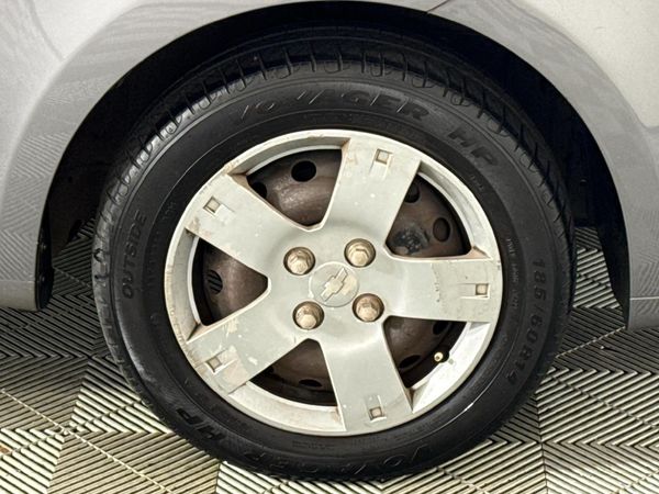 2011-Chevrolet-Aveo-16-L-Hatch image:3