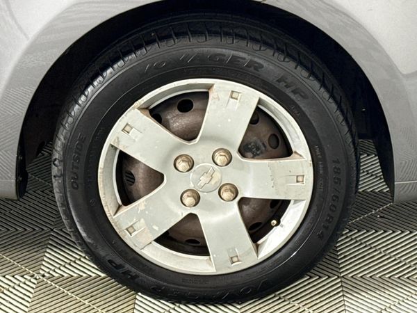 2011-Chevrolet-Aveo-16-L-Hatch image:4