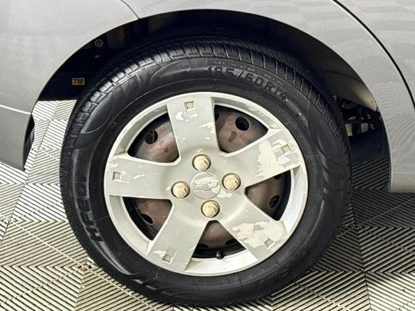 2011-Chevrolet-Aveo-16-L-Hatch image:6