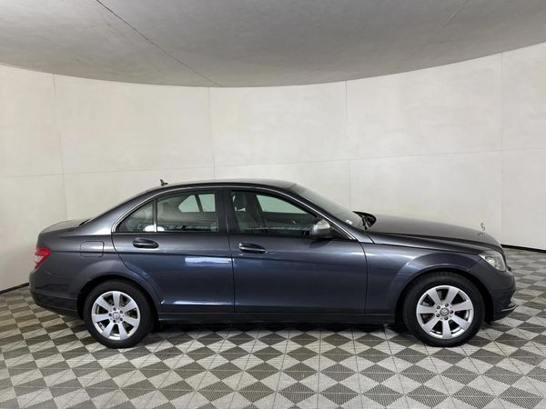 2007-Mercedes-Benz-C-Class-C-200K-Elegance-Auto image:14